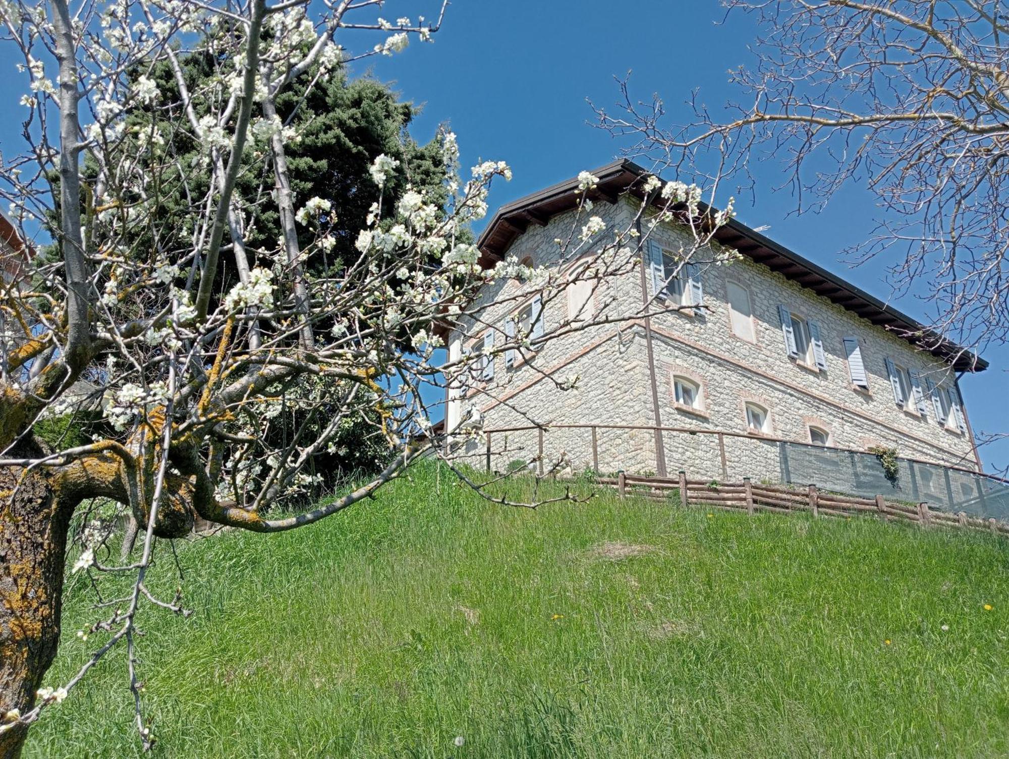 Bed and Breakfast Casale Monte Valestra à Bebbio Extérieur photo